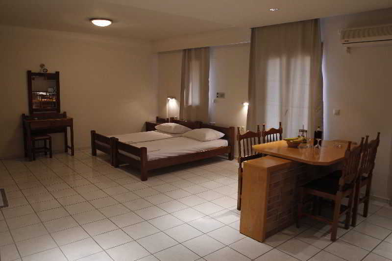 Athina Inn Hersonissos  Exteriör bild